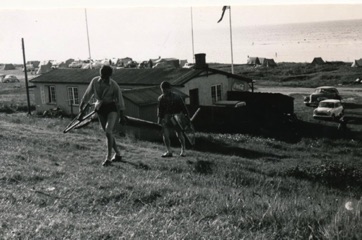 OVER STRANDEN 5 - Pama. Hjem fra fiskeri, 1965.jpg